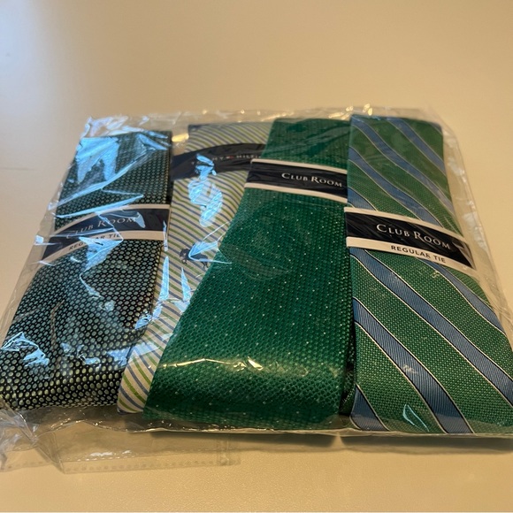 Tommy Hilfiger and Club Room Men's Green Tie Set - Picture 2 of 11